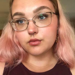 Meet your Posher, Amelia